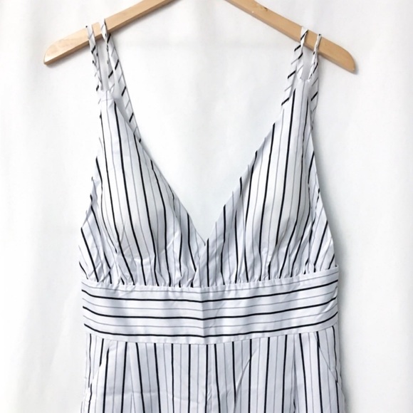 🎼•NWOT•PANTS•CAPRI JUMPSUIT•ROMPER🎼 - Picture 3 of 4